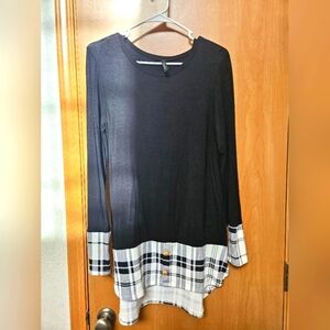 Celeste Black and White Long Sleeve Tunic